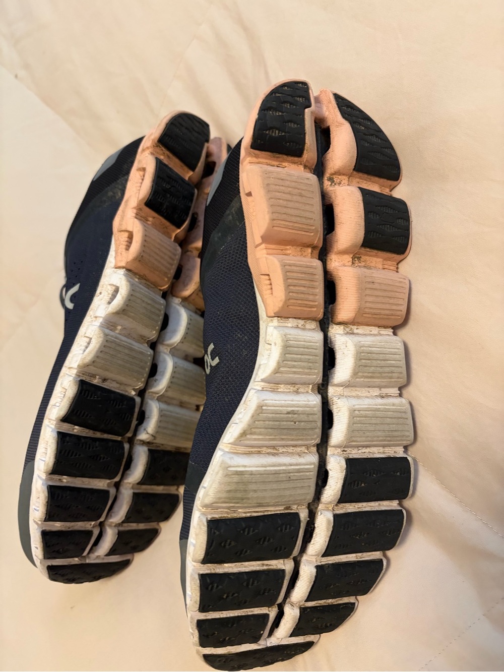 OnCloud Women’s Athletic Shoes - Picture 3 of 4